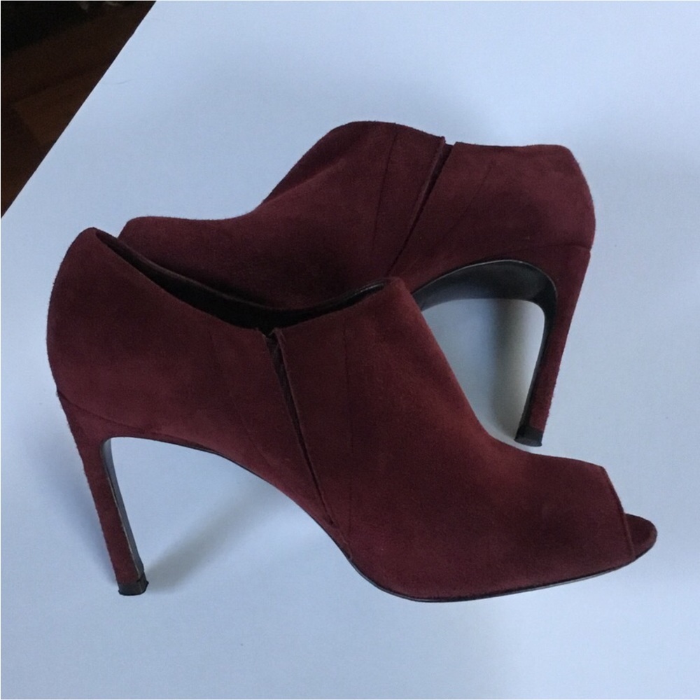 STUART WEITZMAN - Picture 5 of 15